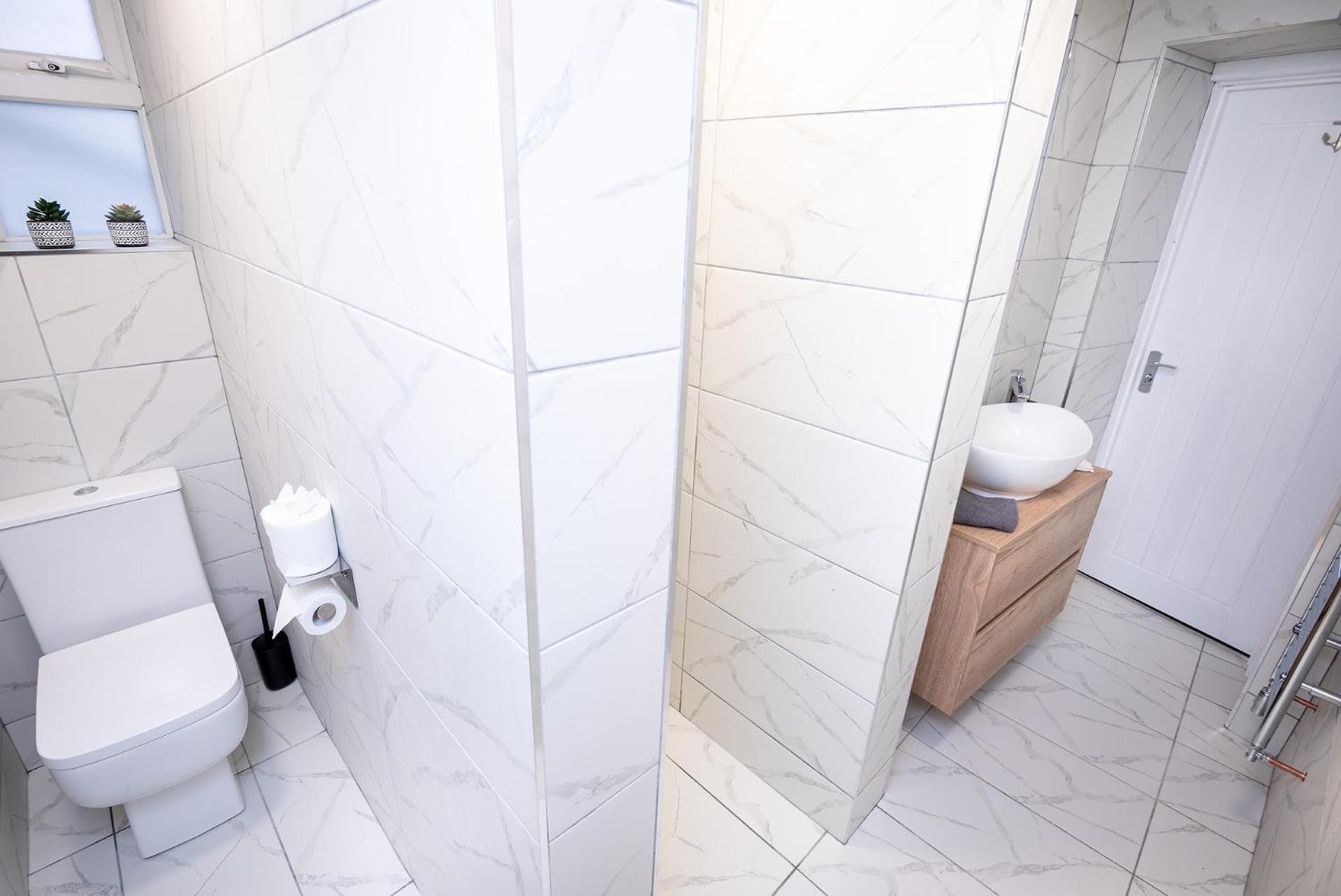 Kings Arms Suites - Luxury Double - Waterfall Shower - Self Check In Whitehaven Exterior photo